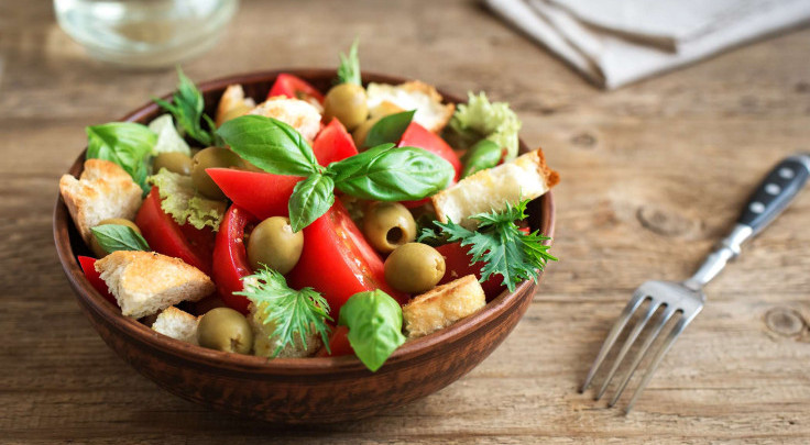 Салат с оливками