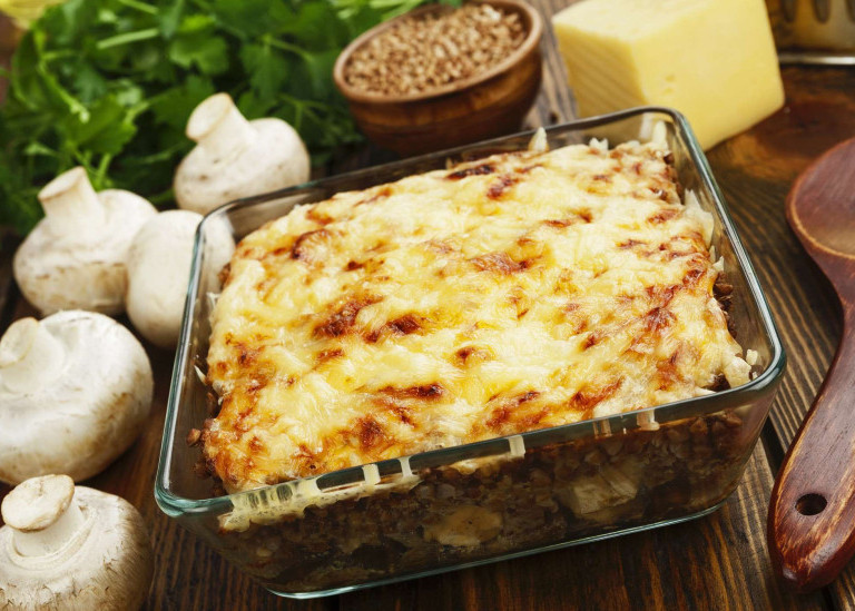 Гречневая запеканка с творогом и грибами