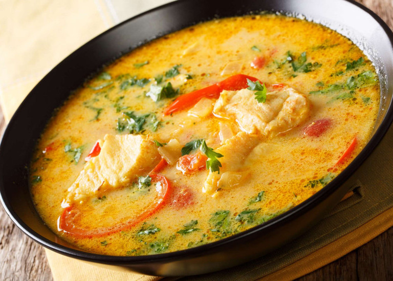 Тайский рыбный суп карри