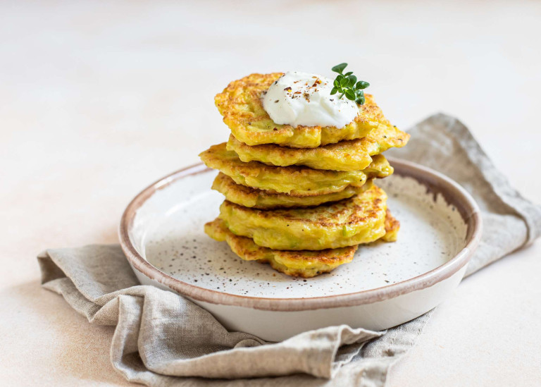 Кабачковые оладьи с сыром