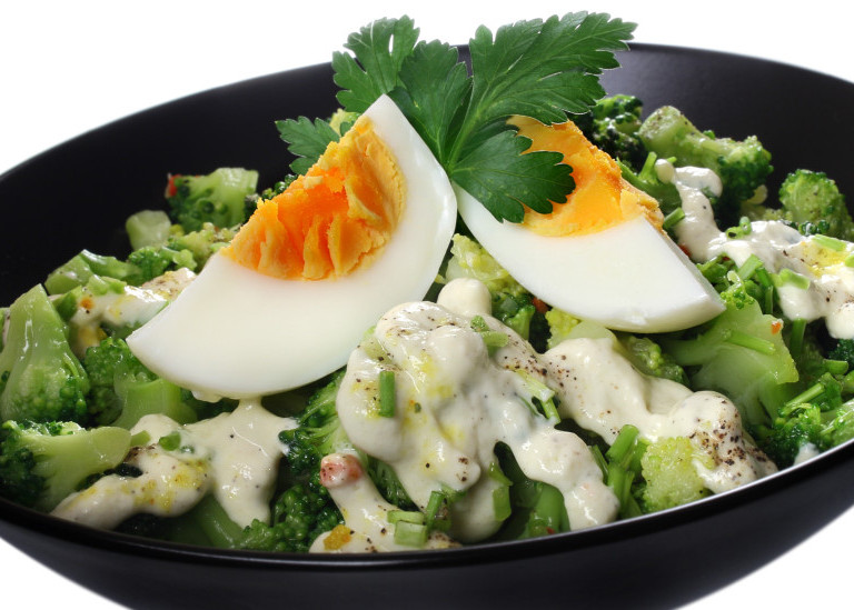 Салат из брокколи и курицы
