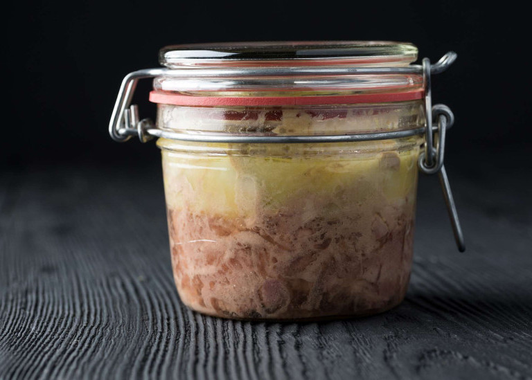Мясо кусочками в банке