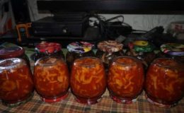 Рыжики, маринованные в томатном соусе