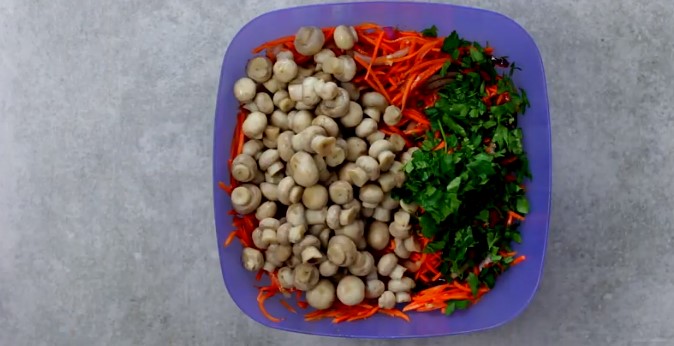 Салат с курицей и грибами - 10 очень вкусных рецептов с фото пошагово