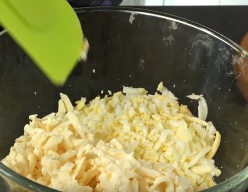 Салат с копченой курицей и грибами шампиньонами: рецепт с фото пошагово