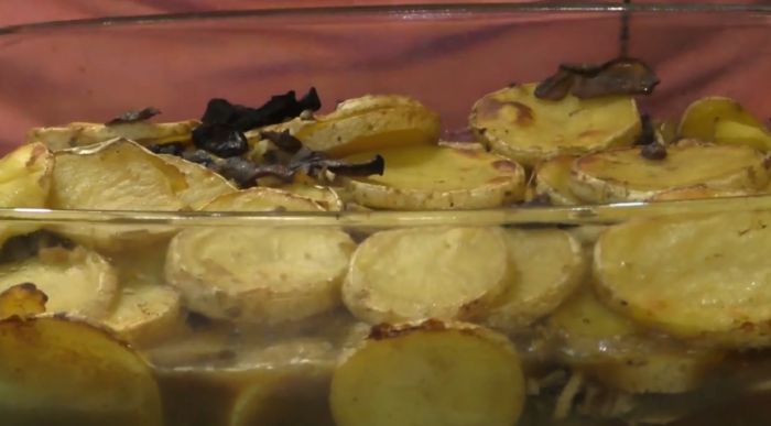 картофель с сушеными грибами