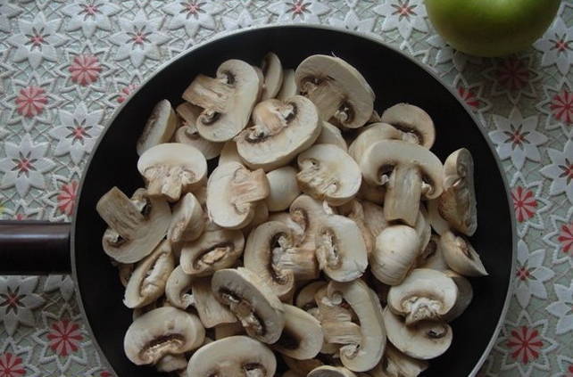 8 вариантов рецепта жульена с грибами и сыром