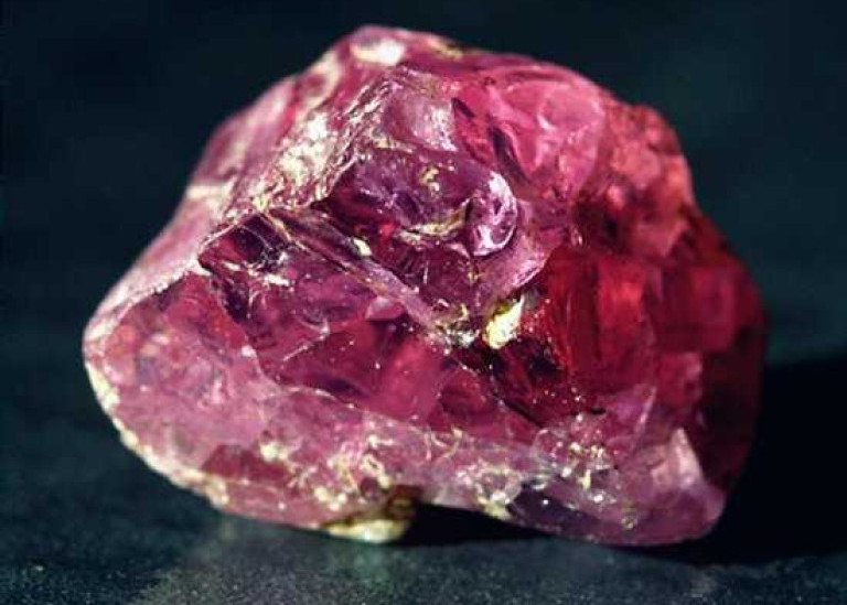 Камень рубин: полезные свойства и удивительные особенности